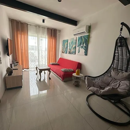 Cosy One-bedroom Penthouse Apartment Pieta
