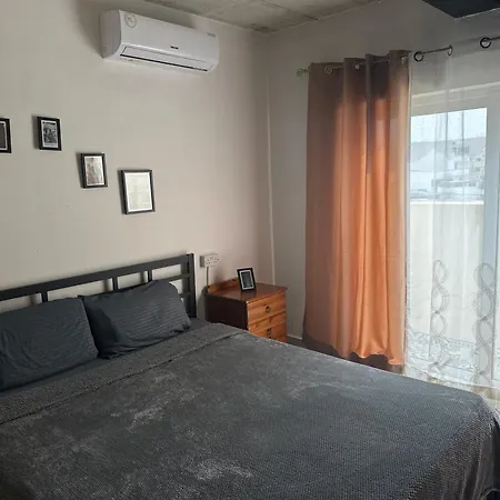 Apartment Cosy One-bedroom Penthouse Pietà