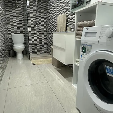 Cosy One-bedroom Penthouse *